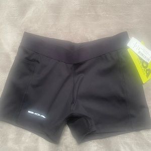 Women’s BOA shorts size M NWT